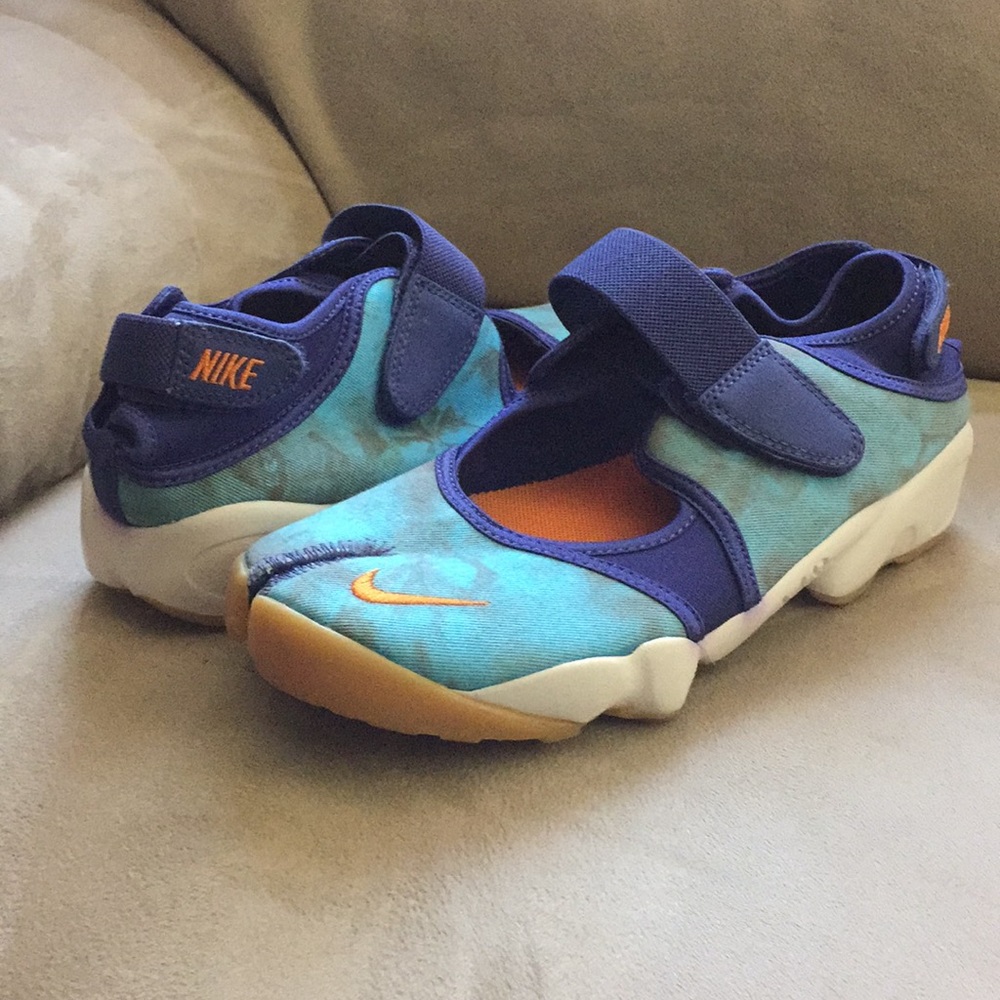 Nike Air Rift Premium QS women’s sneaker 848502
